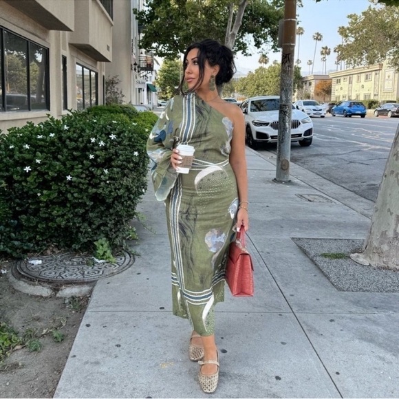 Zara Dresses & Skirts - Zara Limited Edition Linen ZW Collection printed asymmetric dress